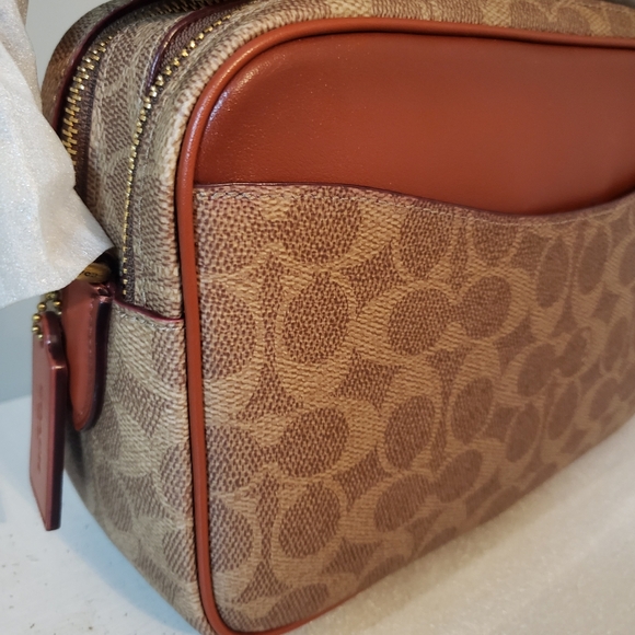 Coach Cassie Camera Bag In Signature Canvas - Picture 14 of 16